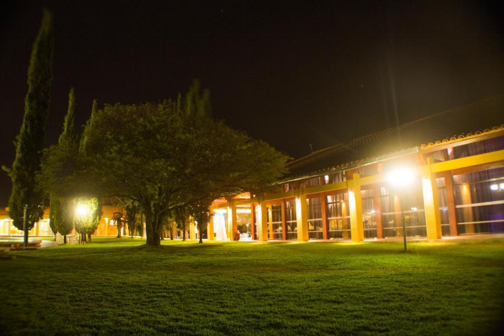 Hotel Los Parrales Tarija Exterior photo